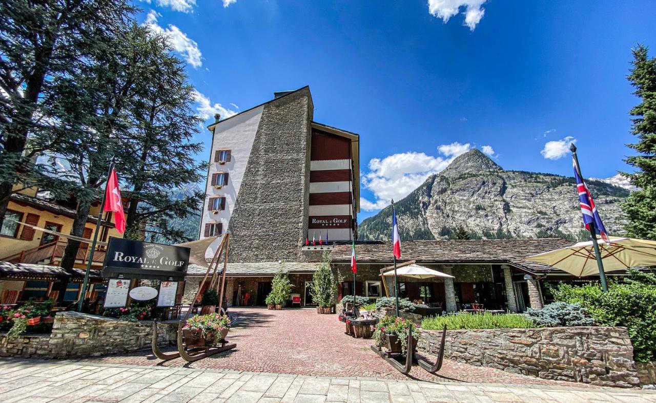 Grand Hotel Royal E Golf Courmayeur Exteriör bild