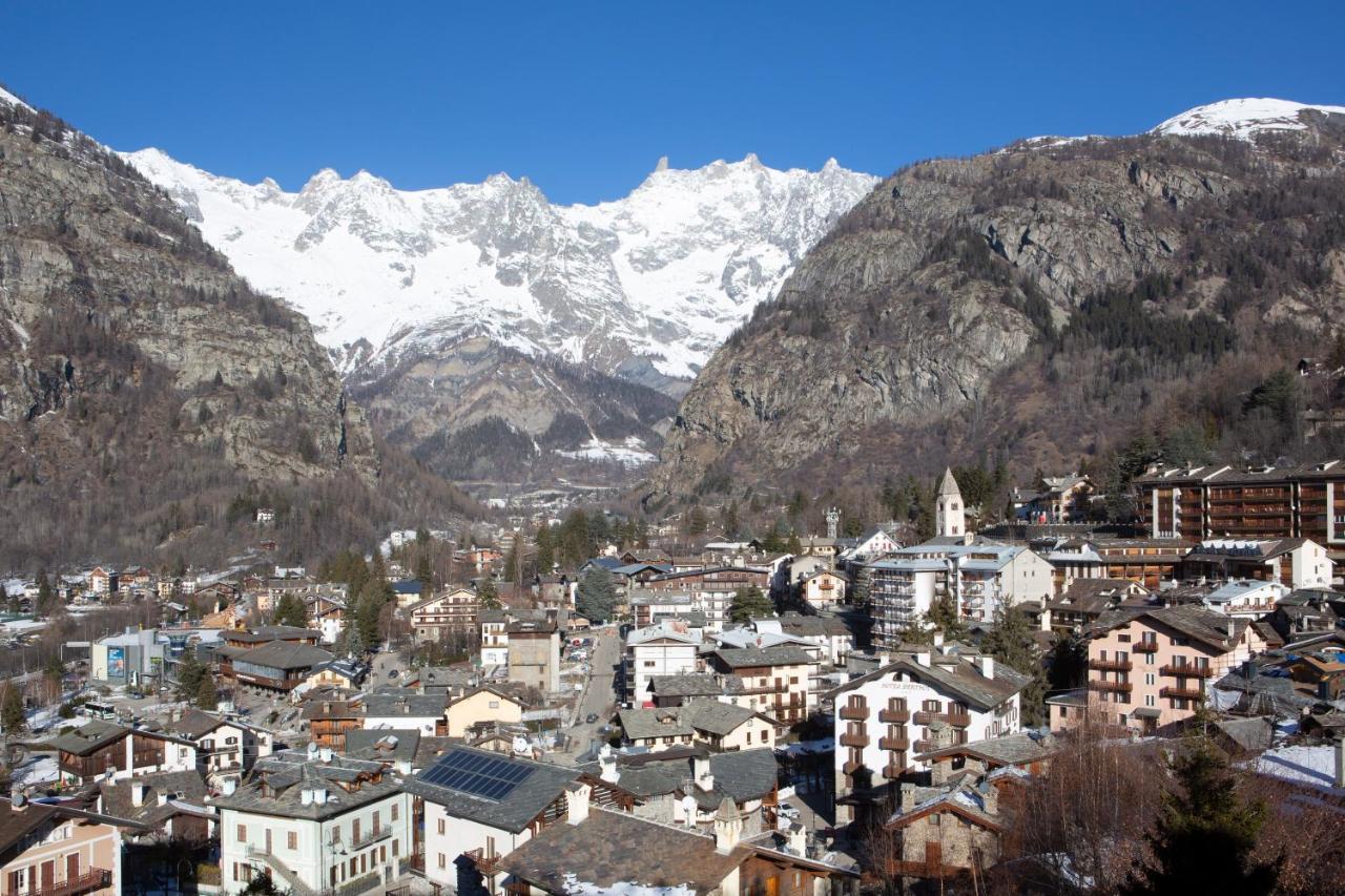 Grand Hotel Royal E Golf Courmayeur Exteriör bild