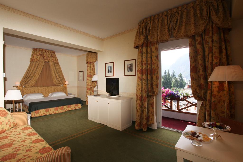 Grand Hotel Royal E Golf Courmayeur Exteriör bild
